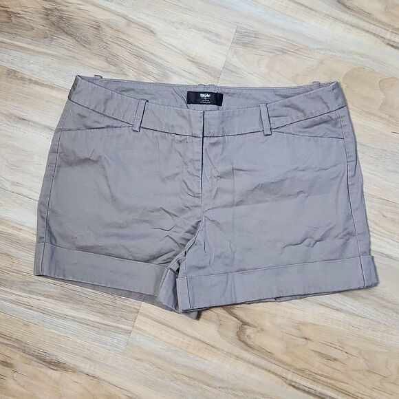 🔹️Mossimo Brown Stretchy Cuffed Shorts Size 10 - Picture 1 of 10